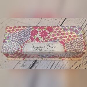 New In Box Margot Elena library of flowers linden handcreame 2.3 oz